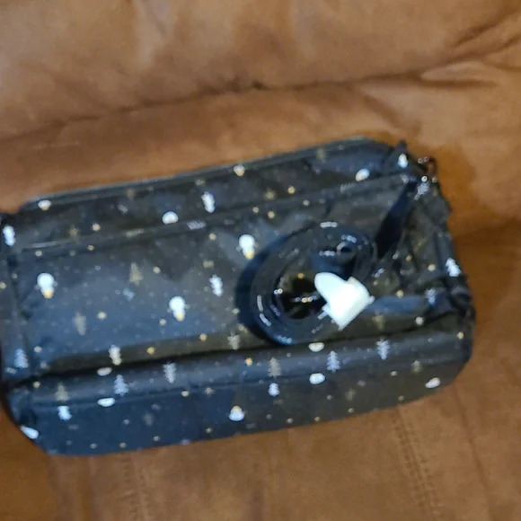 Lug Black Quilted Bag STRETCH  with Winter Motif...snowmen / trees - Picture 3 of 3